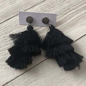 SILVER TONE W/BLACK FASHION EARRINGS- NWOT